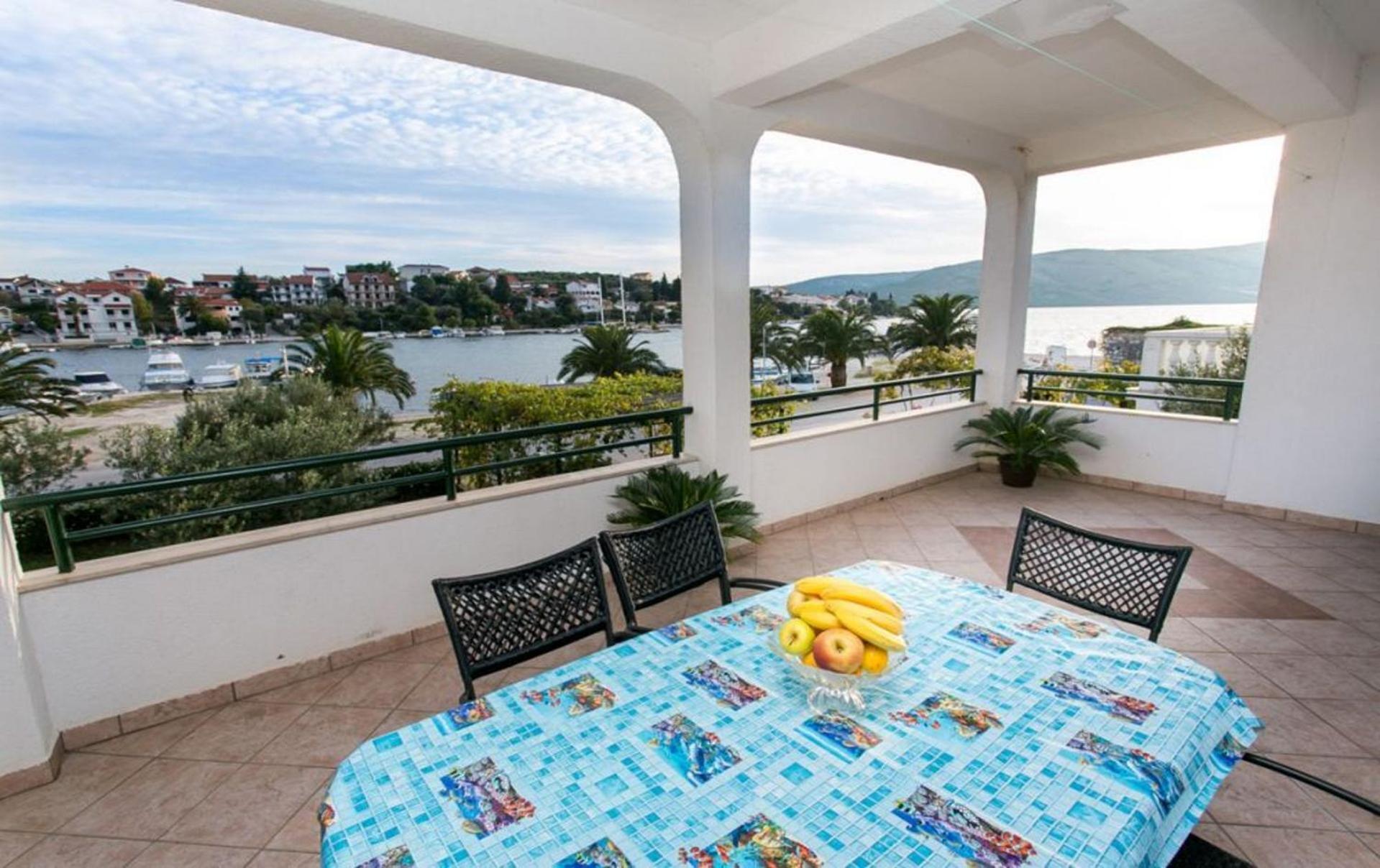 Apartments Mare - 30 M From Pebble Beach Seget Vranjica Exterior photo