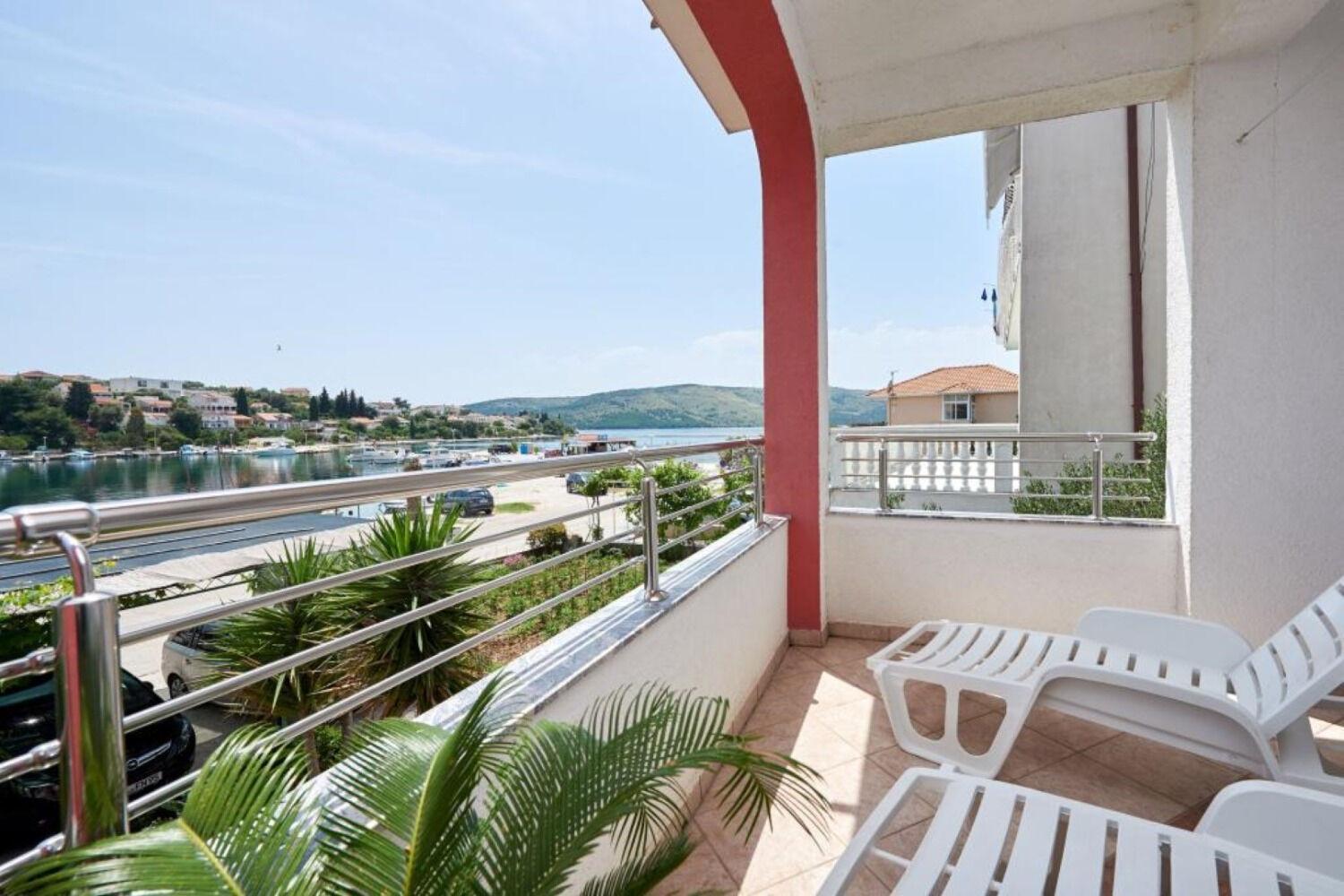 Apartments Mare - 30 M From Pebble Beach Seget Vranjica Exterior photo